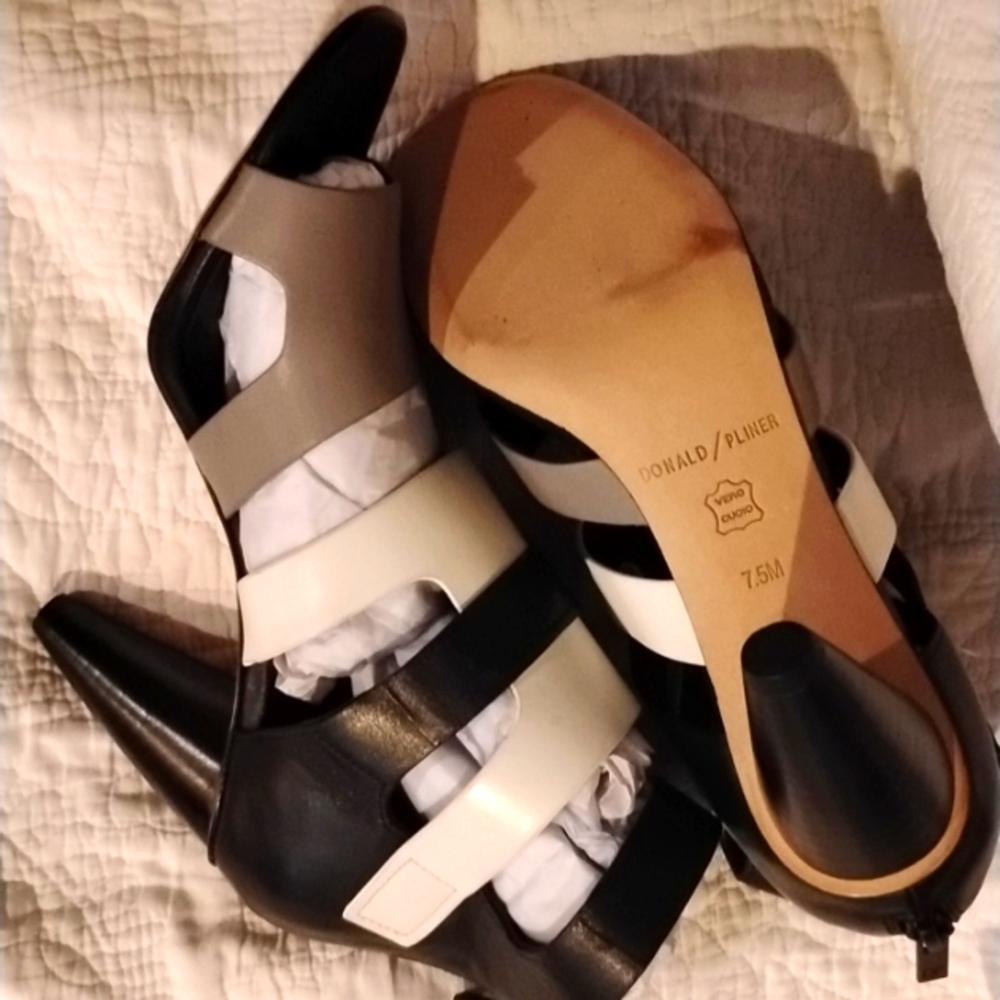 Thick strap heeled sandel by Donald/Pliner. Size 8 never worn. Grey and black st